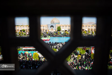 اجتماع دختران و بانوان جان‌فدای اصفهانی در مجموعه جهانی میدان امام(ره)