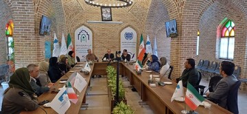 مدیران آموزشگاه‌ها متولیان مستقیم آموزش برای ارتقای کیفیت صنایع‌دستی هستند /  آموزشگاه‌ بازوان اجرایی در ترویج هنرهای بومی‌