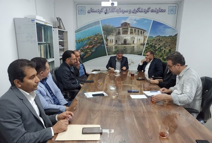 مجوز فعالیت ۲ دفتر خدمات مسافرتی و گردشگری در کردستان صادر شد