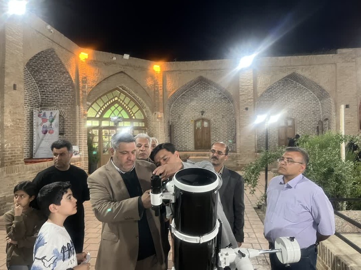 رصد ستارگان در مجموعه تاریخی و گردشگری رباط لاری تربت حیدریه برگزار شد