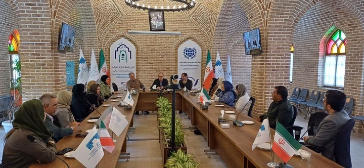 مدیران آموزشگاه‌ها متولیان مستقیم آموزش برای ارتقای کیفیت صنایع‌دستی هستند /  آموزشگاه‌ بازوان اجرایی در ترویج هنرهای بومی‌