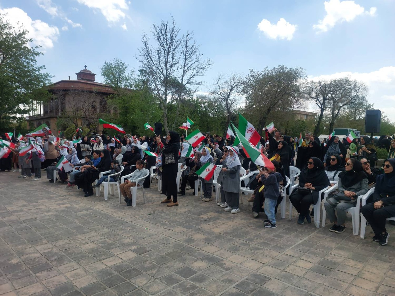 دولتخانه صفوی قزوین میزبان دختران مینودری