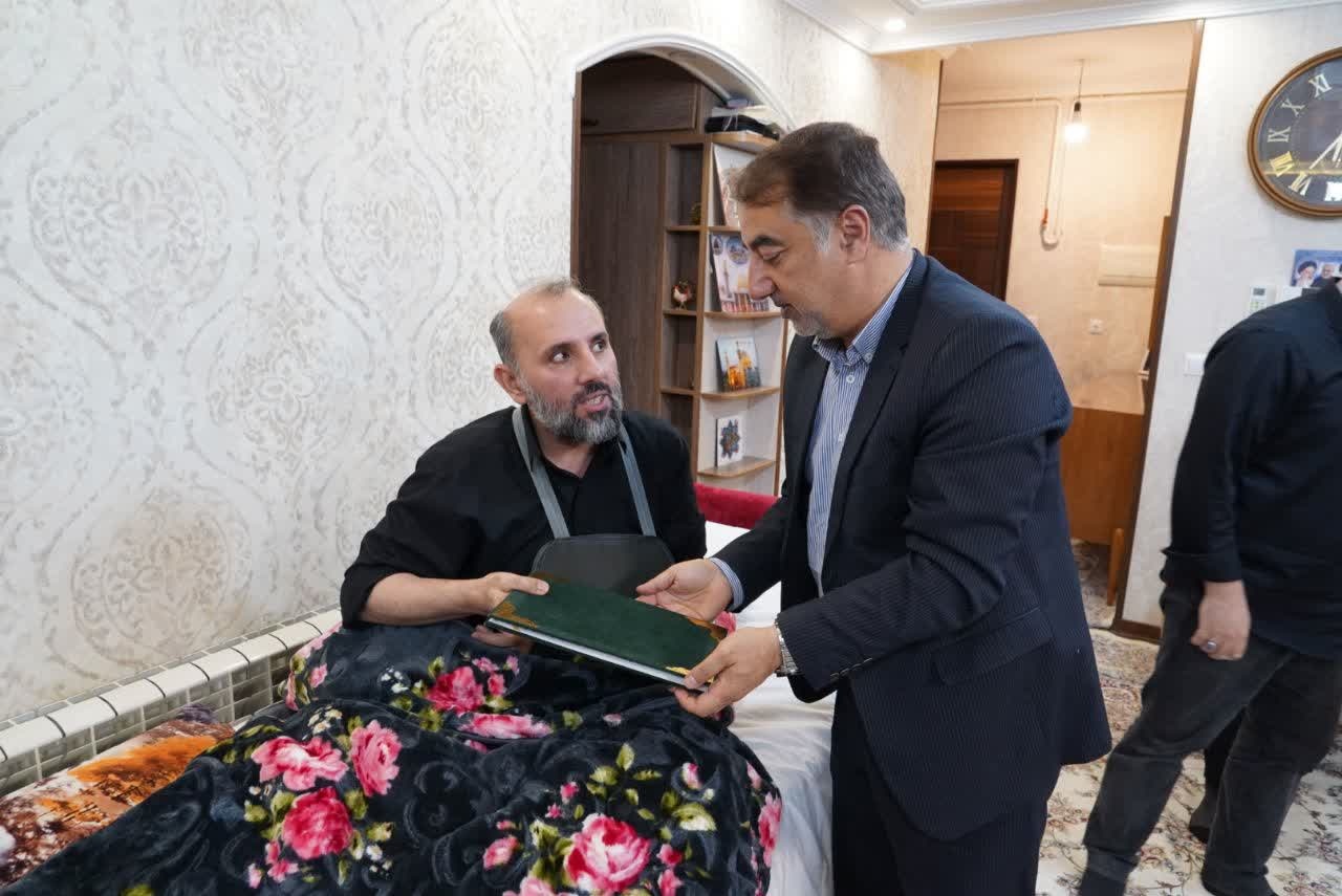 دیدار مدیرکل میراثفرهنگی استان همدان با خانواده شهیدان محمدی