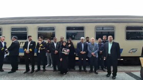 میزبانی خراسانی ها  در دهه کرامت از خانواده شهدای میناب در مشهد مقدس