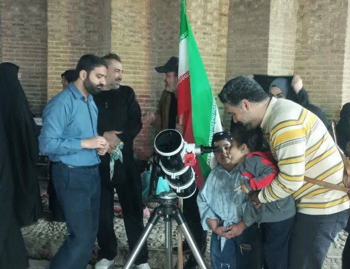 رصد شبانه نجوم و هلال ماه در بنای تاریخی علاالدوله ورامین