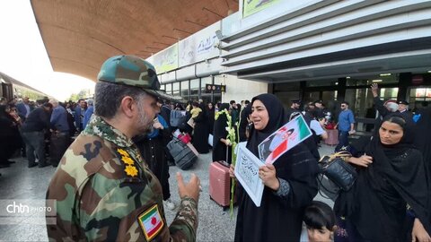 میزبانی  خانواده محترم شهدای میناب در دهه کرامت در مشهد مقدس