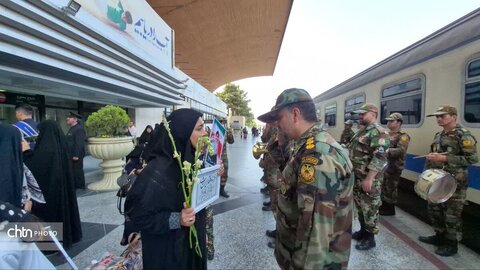 میزبانی  خانواده محترم شهدای میناب در دهه کرامت در مشهد مقدس