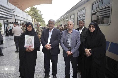 میزبانی  خانواده محترم شهدای میناب در دهه کرامت در مشهد مقدس