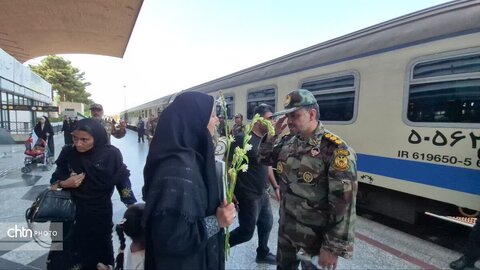 میزبانی  خانواده محترم شهدای میناب در دهه کرامت در مشهد مقدس