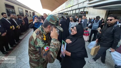 میزبانی  خانواده محترم شهدای میناب در دهه کرامت در مشهد مقدس