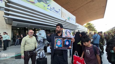 میزبانی  خانواده محترم شهدای میناب در دهه کرامت در مشهد مقدس