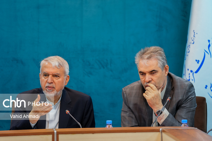 نشست وزیر با مدیران معاونت مالی و اداری