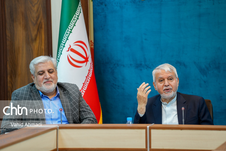 نشست وزیر با مدیران معاونت مالی و اداری