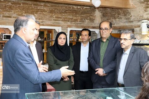 بازدید معاون عمرانی استانداری خراسان شمالی از خانه صنایع‌دستی جاجرمی