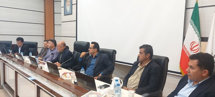 نشست بررسی و رفع موانع تولید در حوزه صنایع‌دستی گچساران برگزار شد  