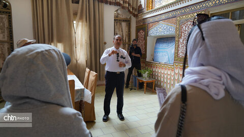 حضور سومین گروه خبرنگاران خارجی در بناهای تاریخی آسیب دیده اصفهان