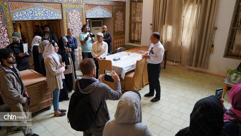 حضور سومین گروه خبرنگاران خارجی در بناهای تاریخی آسیب دیده اصفهان