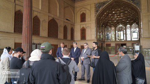 حضور سومین گروه خبرنگاران خارجی در بناهای تاریخی آسیب دیده اصفهان