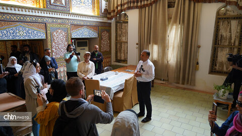 حضور سومین گروه خبرنگاران خارجی در بناهای تاریخی آسیب دیده اصفهان