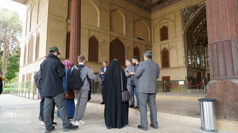 حضور سومین گروه خبرنگاران خارجی در بناهای تاریخی آسیب دیده اصفهان