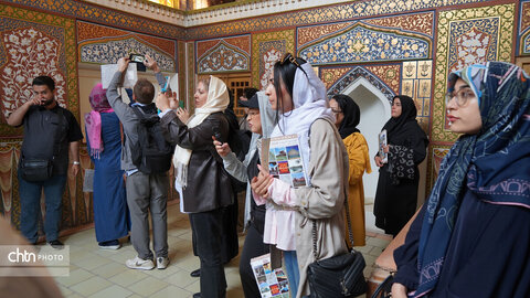 حضور سومین گروه خبرنگاران خارجی در بناهای تاریخی آسیب دیده اصفهان