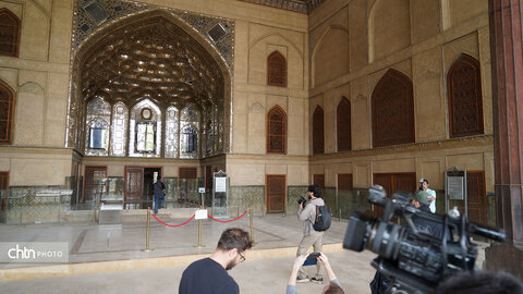 بازدید خبرنگاران خارجی از بناهای تاریخی آسیب دیده اصفهان