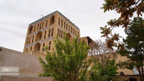 حضور سومین گروه خبرنگاران خارجی در بناهای تاریخی آسیب دیده اصفهان