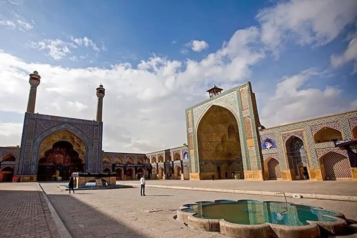 ممنوعیت ورود موتورسیکلت به مسجد جامع اصفهان