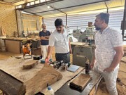 رونق صنایع چوبی خنج و حمایت از هنرمندان آسیب‌دیده از سیل