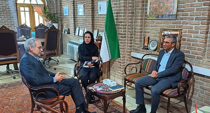 هم‌افزایی صنایع‌دستی و امور عشایر برای تقویت معیشت جامعه عشایری آذربایجان‌شرقی/ تأکید بر توسعه کسب‌وکارهای بافته‌های داری