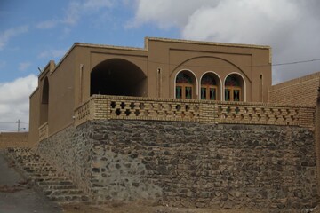 مشهدک؛ روایت هجرت خورشید در کوچه‌پس‌کوچه‌های خشت و گلی شهر خرانق