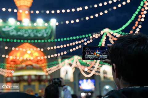 حال و هوای حرم مطهر رضوی در شب میلاد امام رضا علیه‌السلام