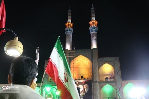 طنین یا رضا (ع) در قلب یزد؛ اجتماع بزرگ «زیر سایه خورشید» برگزار شد