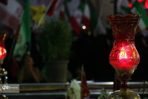 طنین یا رضا (ع) در قلب یزد؛ اجتماع بزرگ «زیر سایه خورشید» برگزار شد