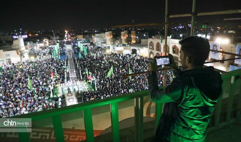 طنین یا رضا (ع) در قلب یزد؛ اجتماع بزرگ «زیر سایه خورشید» برگزار شد