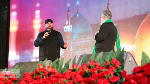 طنین یا رضا (ع) در قلب یزد؛ اجتماع بزرگ «زیر سایه خورشید» برگزار شد
