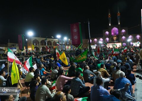 طنین یا رضا (ع) در قلب یزد؛ اجتماع بزرگ «زیر سایه خورشید» برگزار شد