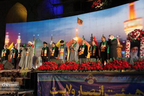 طنین یا رضا (ع) در قلب یزد؛ اجتماع بزرگ «زیر سایه خورشید» برگزار شد