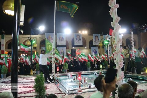 طنین یا رضا (ع) در قلب یزد؛ اجتماع بزرگ «زیر سایه خورشید» برگزار شد