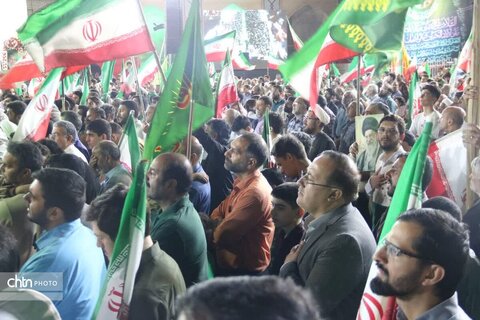 طنین یا رضا (ع) در قلب یزد؛ اجتماع بزرگ «زیر سایه خورشید» برگزار شد