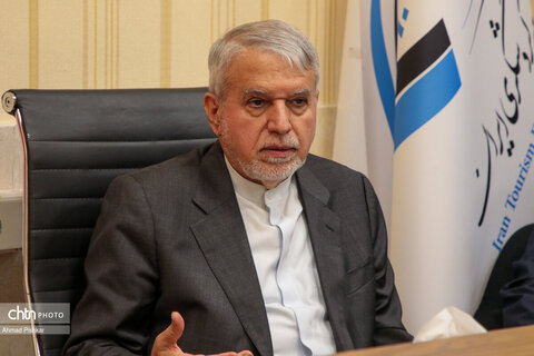 بازدید وزیر میراث‌فرهنگی از شرکت توسعه گردشگری ایران