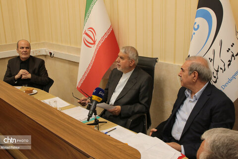 بازدید وزیر میراث‌فرهنگی از شرکت توسعه گردشگری ایران