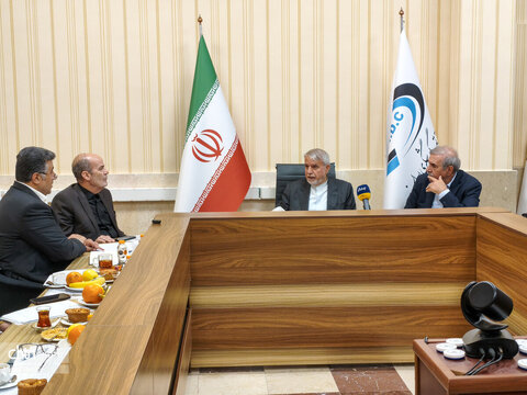 بازدید وزیر میراث‌فرهنگی از شرکت توسعه گردشگری ایران