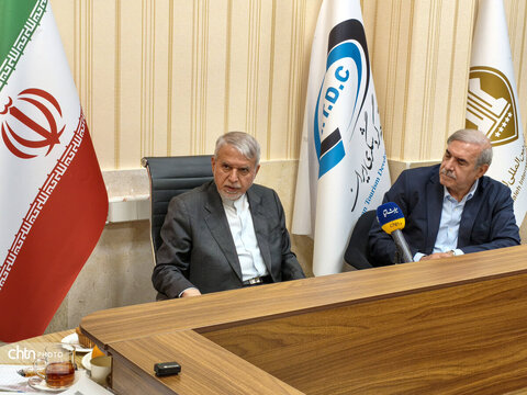 بازدید وزیر میراث‌فرهنگی از شرکت توسعه گردشگری ایران