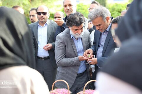 رایحه میمند در رواق حافظ