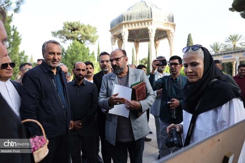 رایحه میمند در رواق حافظ