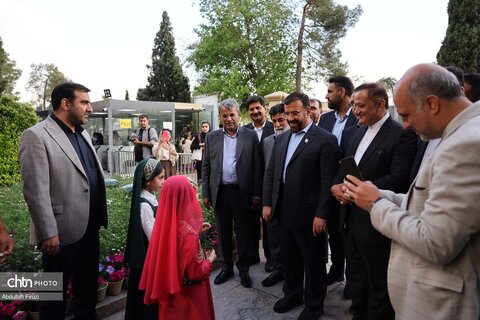 رایحه میمند در رواق حافظ