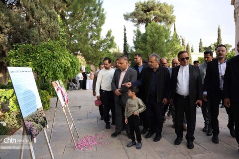 رایحه میمند در رواق حافظ