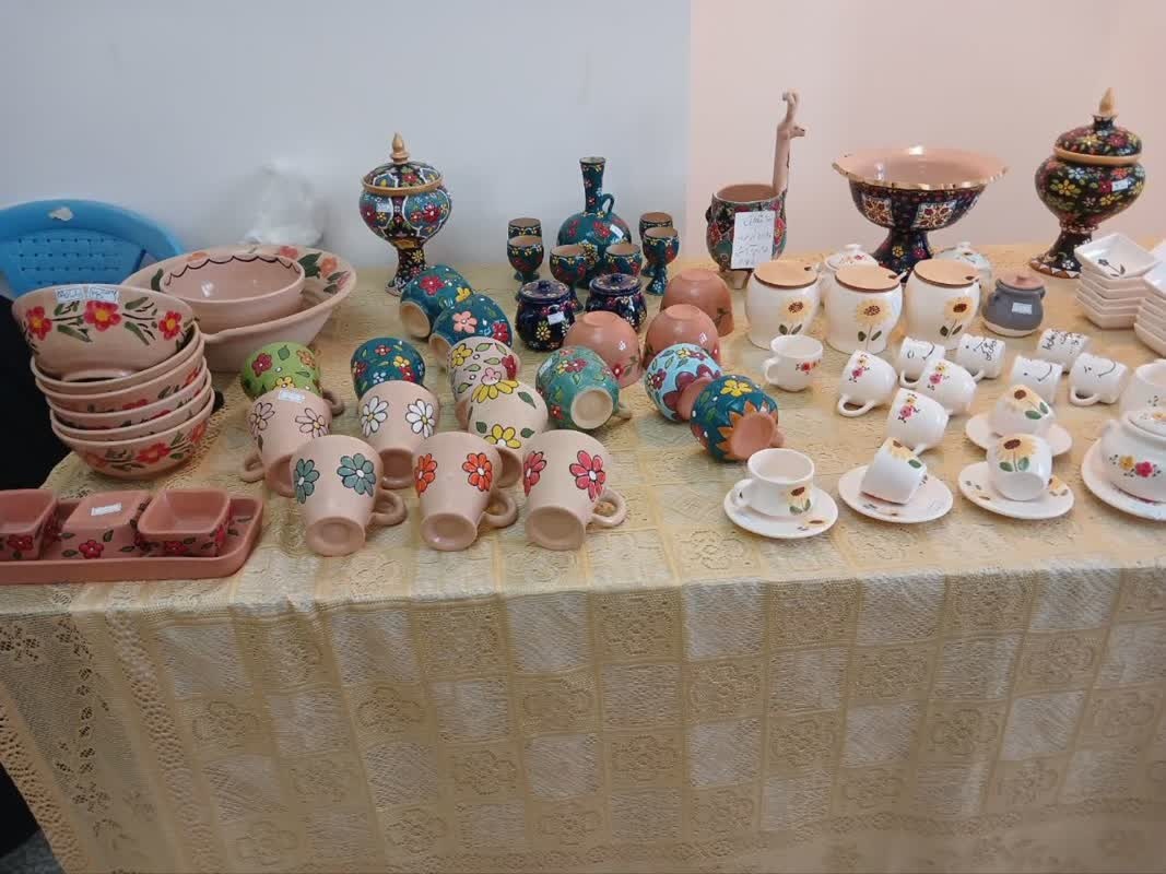 بازارچه صنایعدستی و محصولات محلی بجستان برپا شد