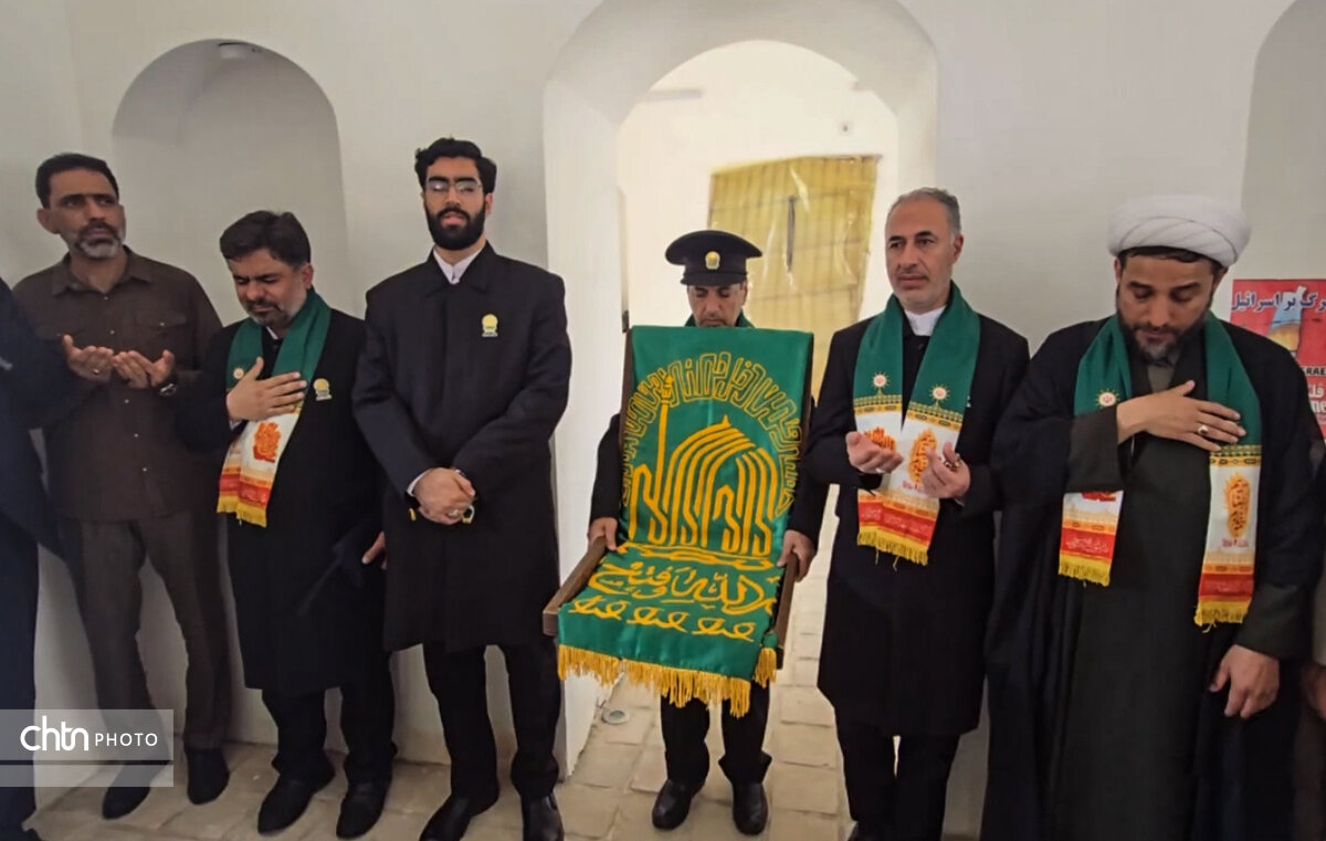 حضور خادمان آستان قدس رضوی در محل بیت رهبر شهید انقلاب در ایرانشهر